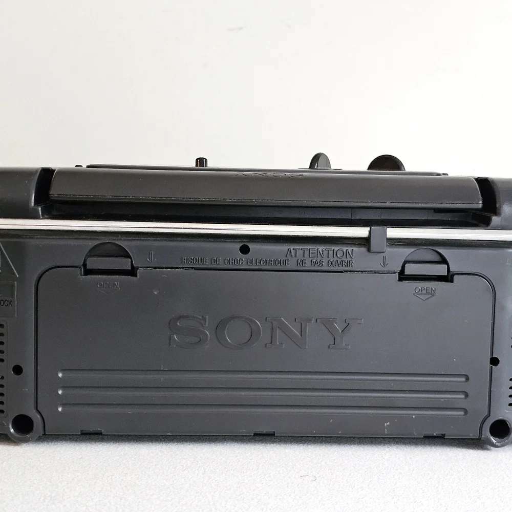 Sony CFS-200 Portable Black Boombox, Stereo Tape Player, Non Working Cassette